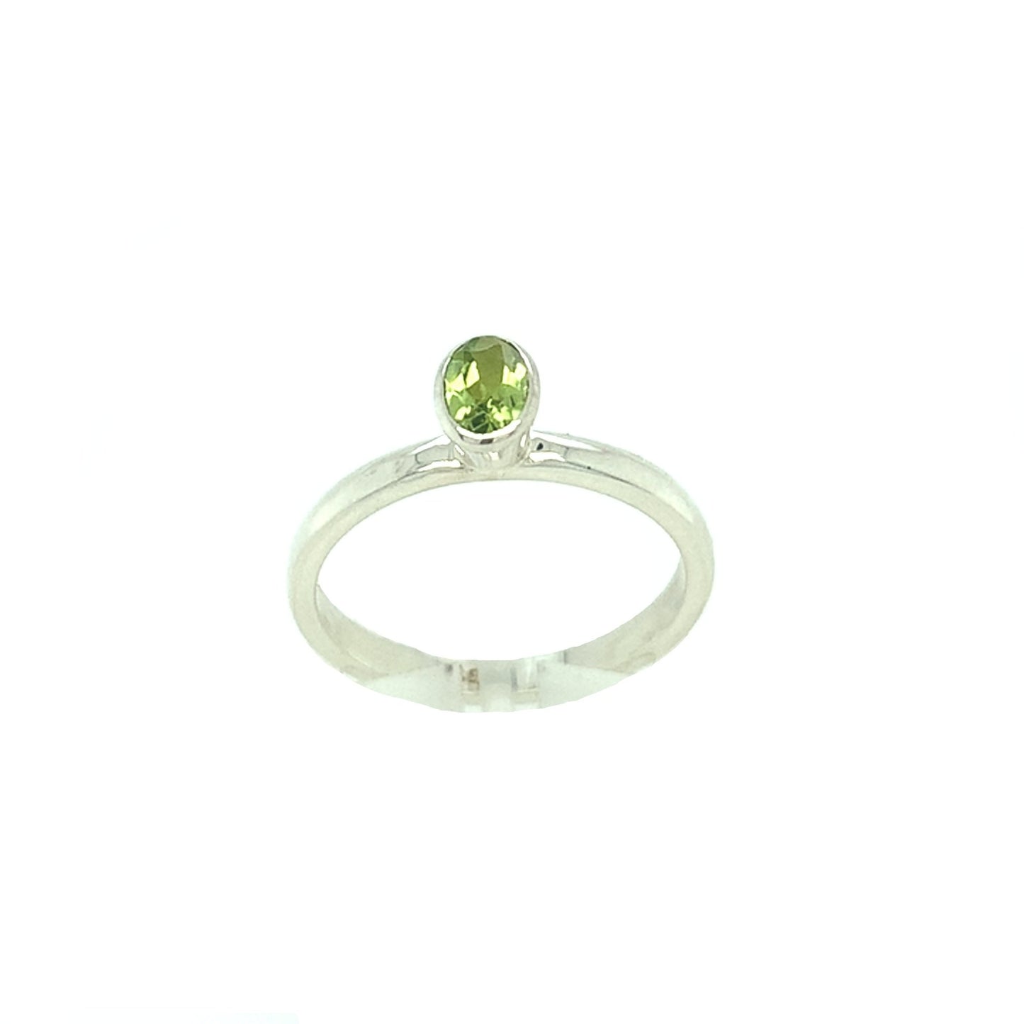 Peridot ring, oval