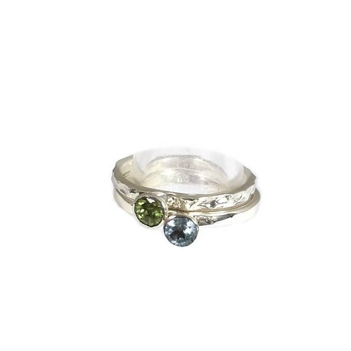 Ring peridot, hammered