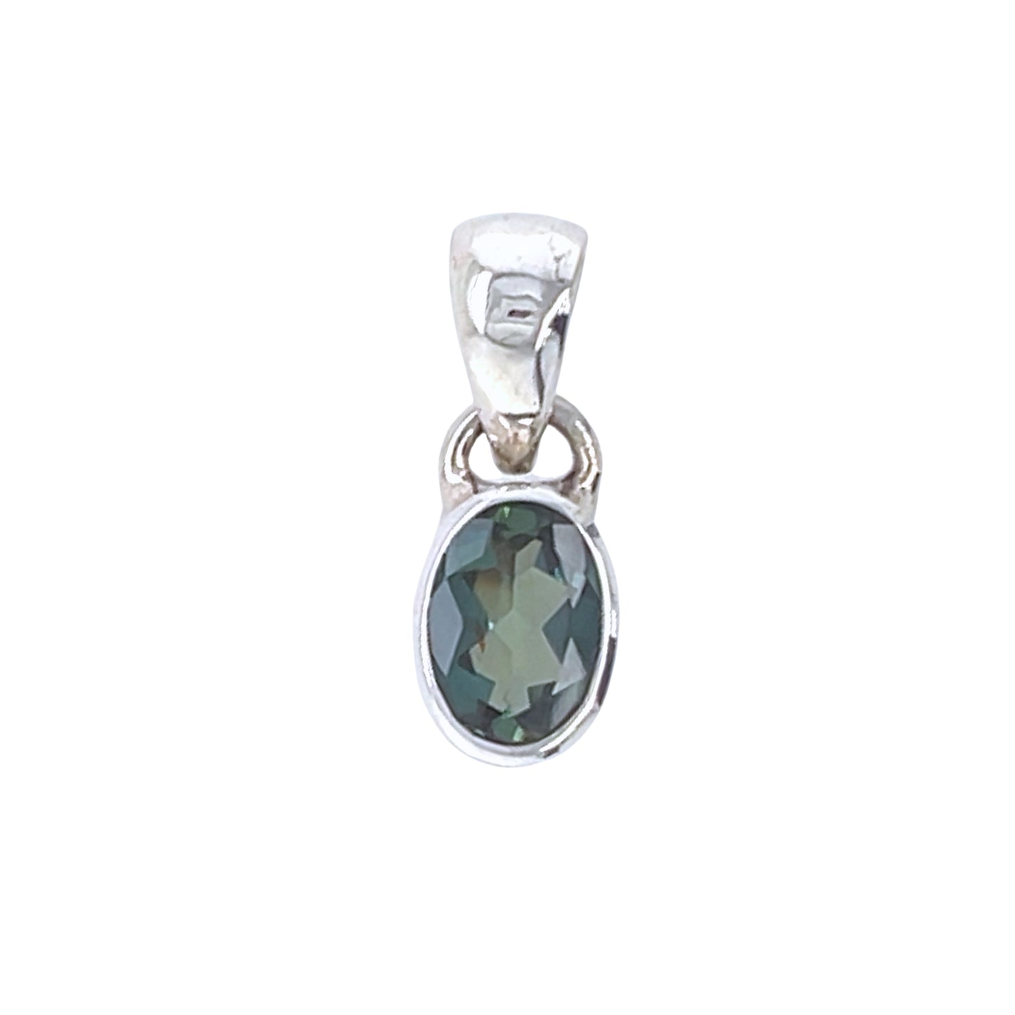 Blue sapphire pendant