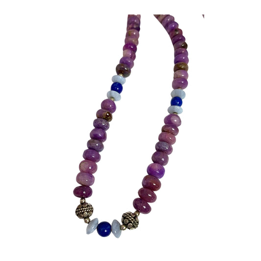 Sugiliet ketting met lapis lazuli
