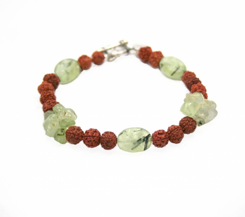 Prehniet en rudraksha, Daffodil