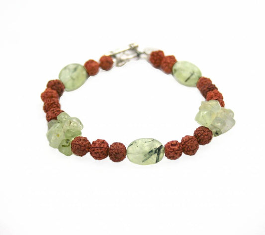 Prehniet en rudraksha, Daffodil