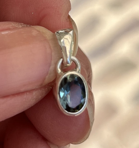 Blauwe saffier hanger