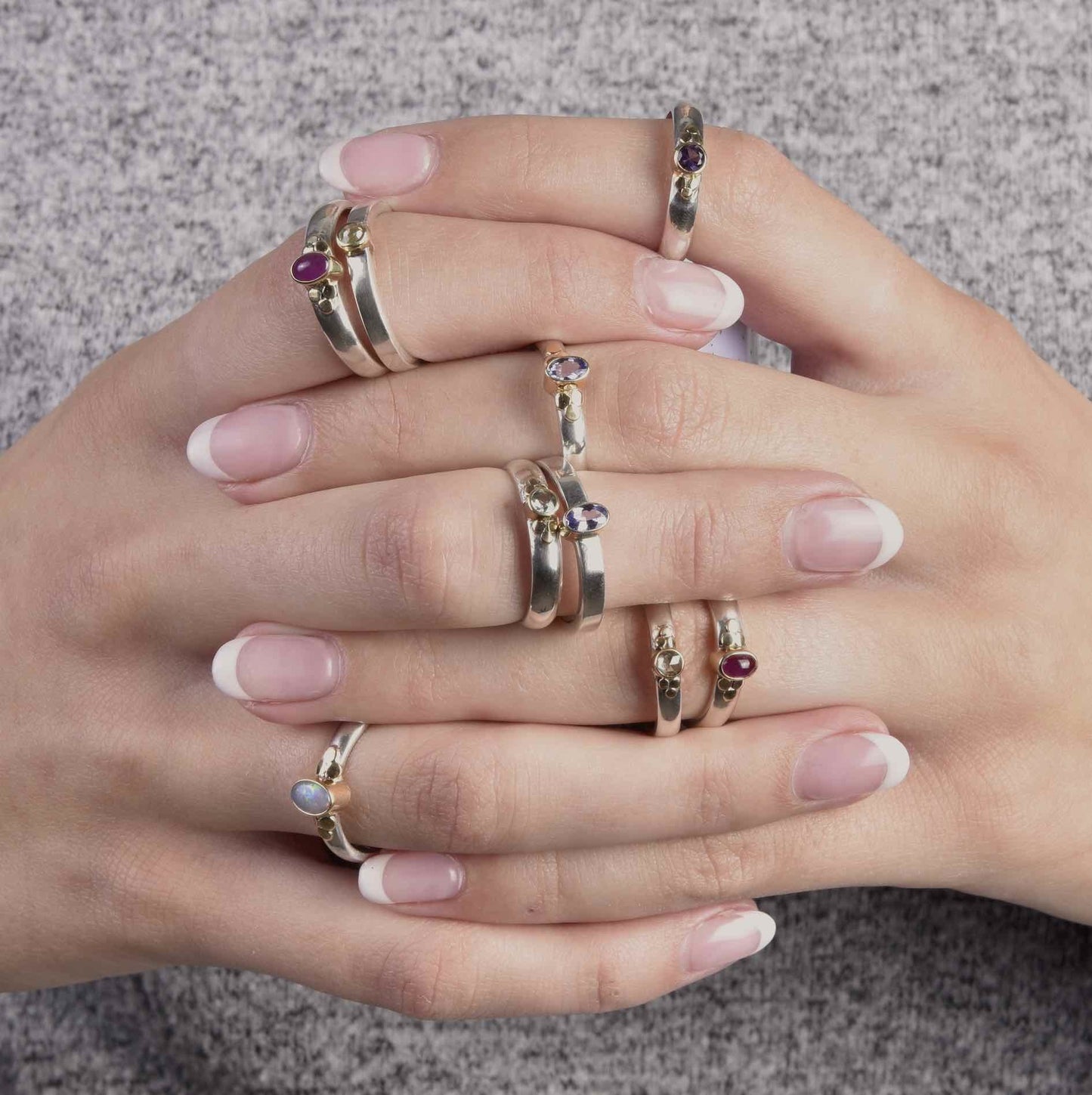 Ring roos geslepen diamant