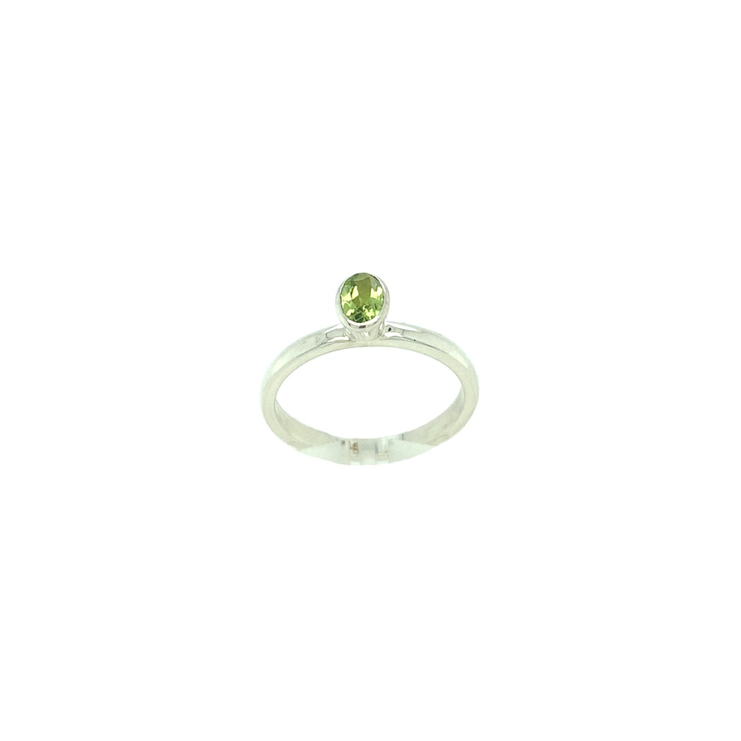 Peridot ring, oval