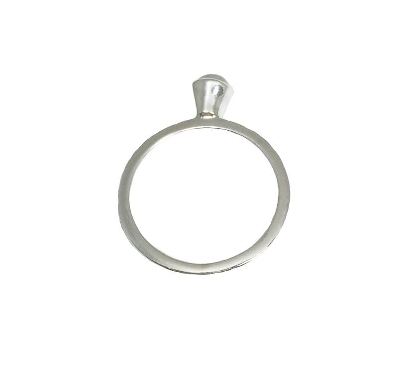 Moonstone ring, smooth