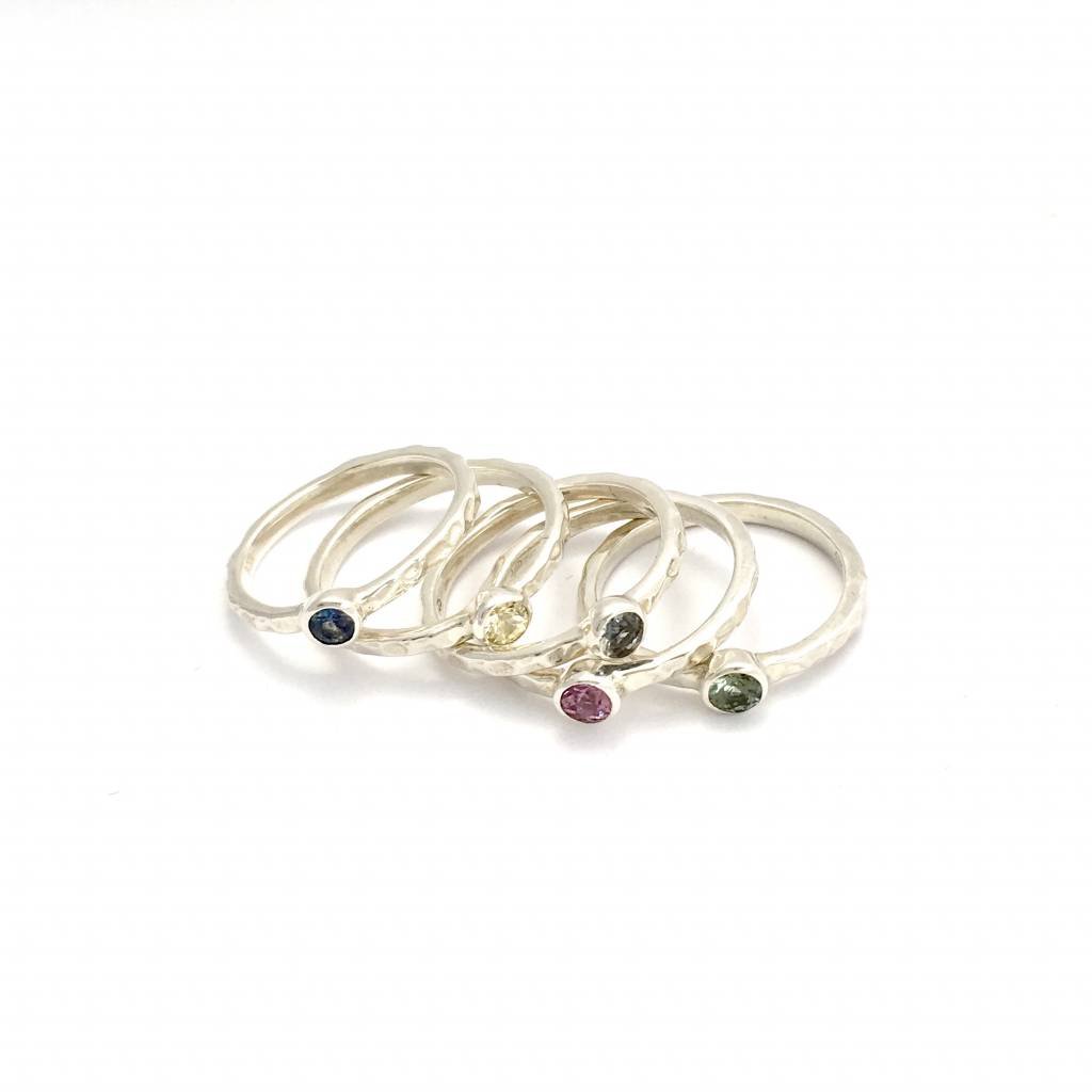 Ring yellow sapphire